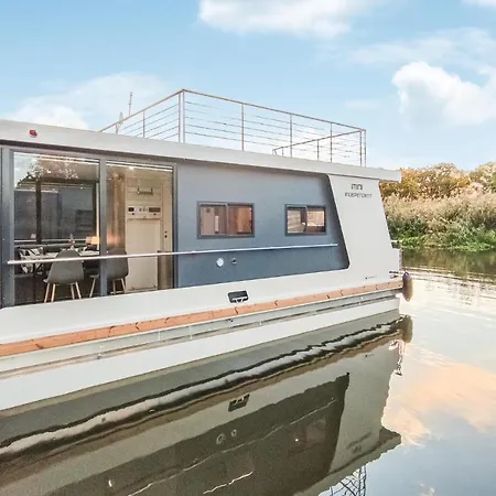 Botel 1 Bedroom Amazing Ship In Havelsee Ot 3*